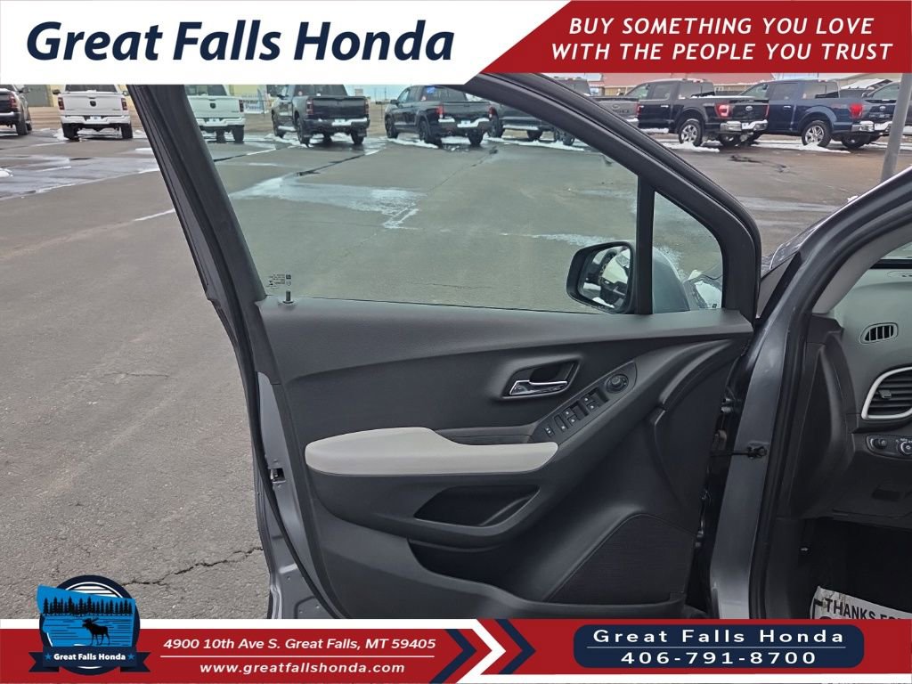 Used 2020 Chevrolet Trax LS w/ Tint and Cruise Package image 11