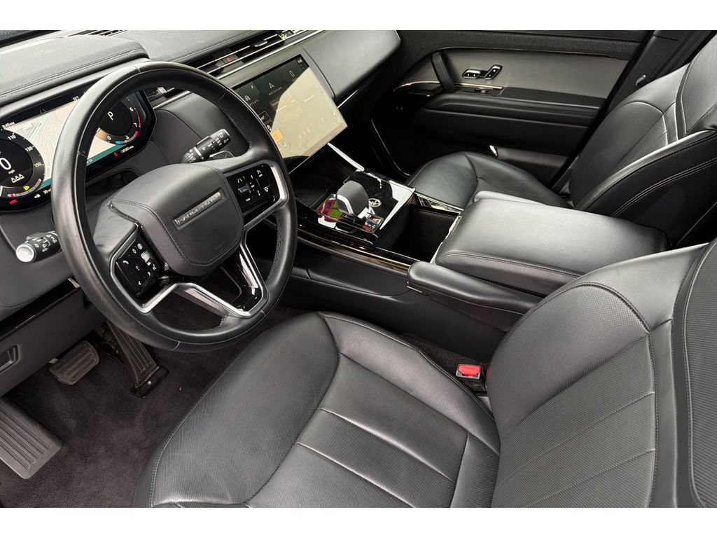 Used 2025 Land Rover Range Rover Sport SE AWD/4WD image 10