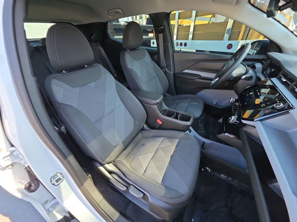 Used 2027 Chevrolet Bolt LT w/ Comfort Package FWD image 29
