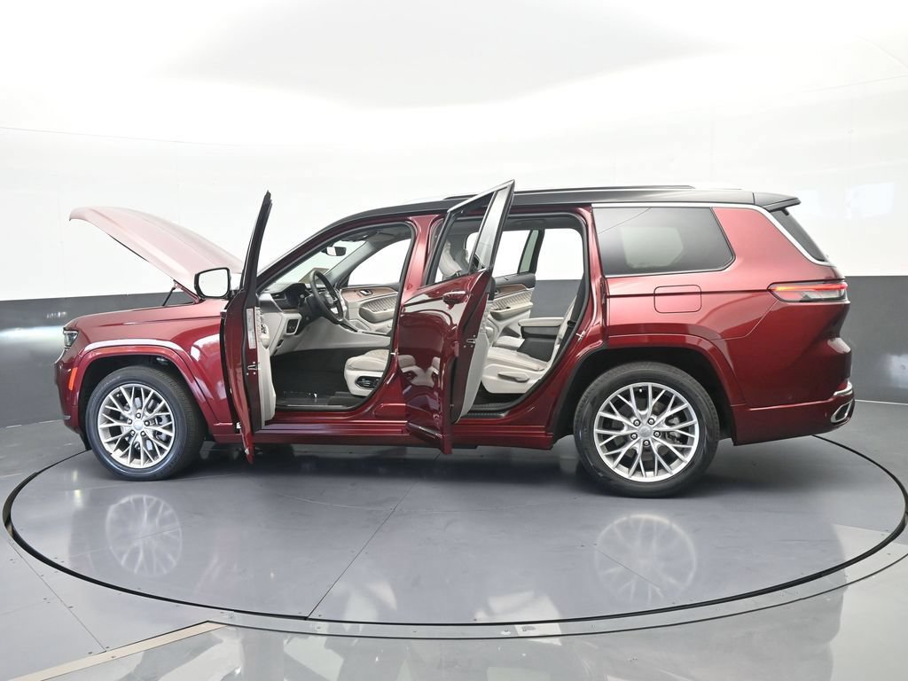 Used 2023 Jeep Grand Cherokee L Summit w/ Luxury Tech Group V AWD/4WD image 83
