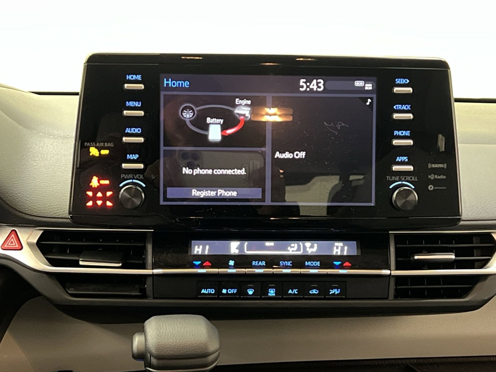 Used 2024 Toyota Sienna LE image 18