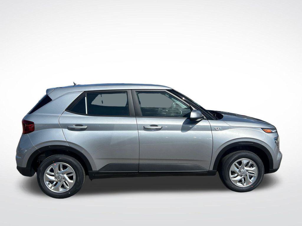New 2026 Hyundai Venue SE FWD image 7