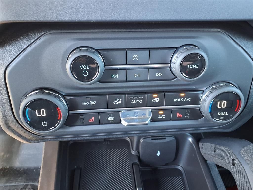 New 2025 Ford Bronco Big Bend w/ Black Diamond Package image 17