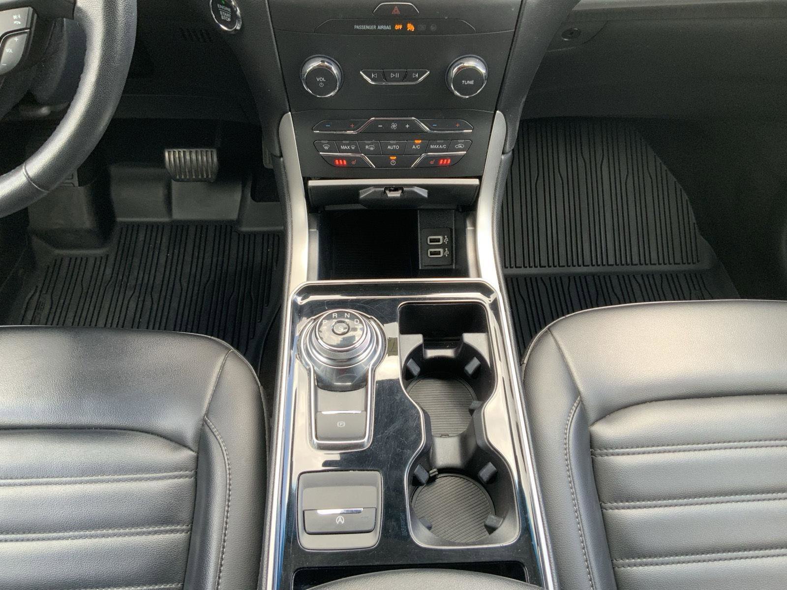 Used 2019 Ford Edge SEL w/ Equipment Group 201A AWD/4WD image 46