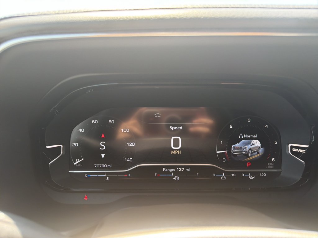 Used 2023 GMC Yukon Denali RWD image 32