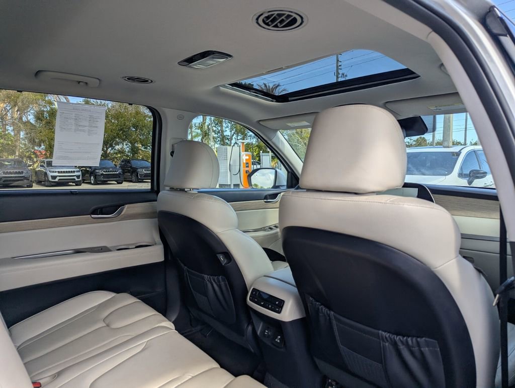 Used 2022 Hyundai Palisade SEL w/ 8P Bench Seat Package image 12