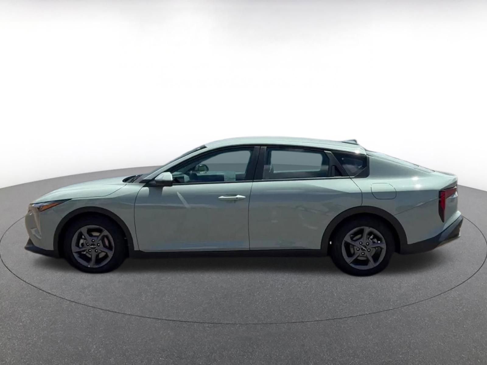 Used 2025 Kia K4 FWD image 9