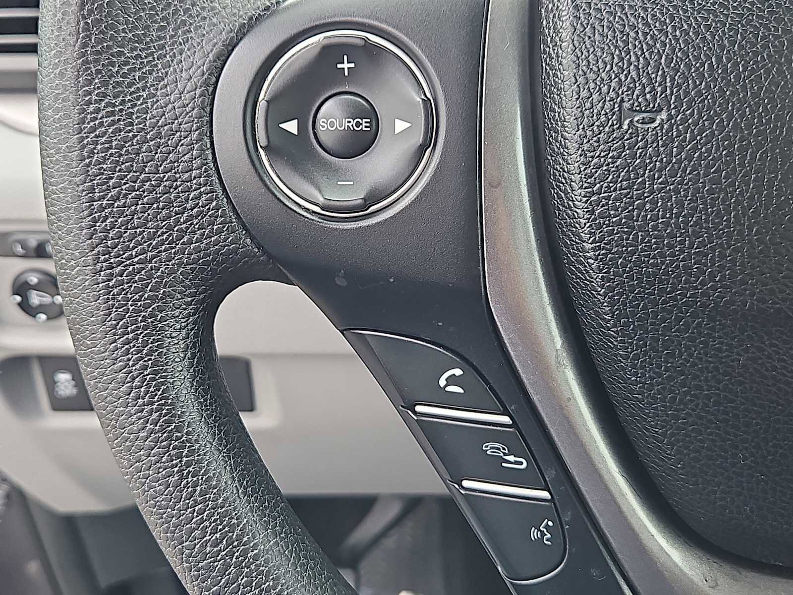Used 2016 Honda Pilot LX image 19