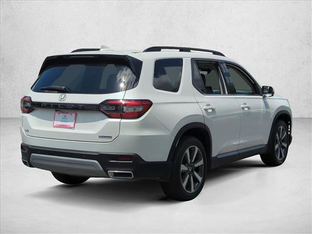 Certified 2024 Honda Pilot Touring image 5