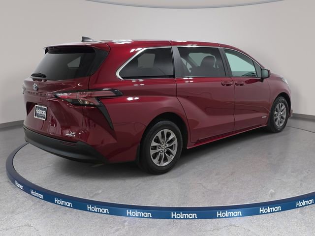 Certified 2021 Toyota Sienna LE FWD image 5