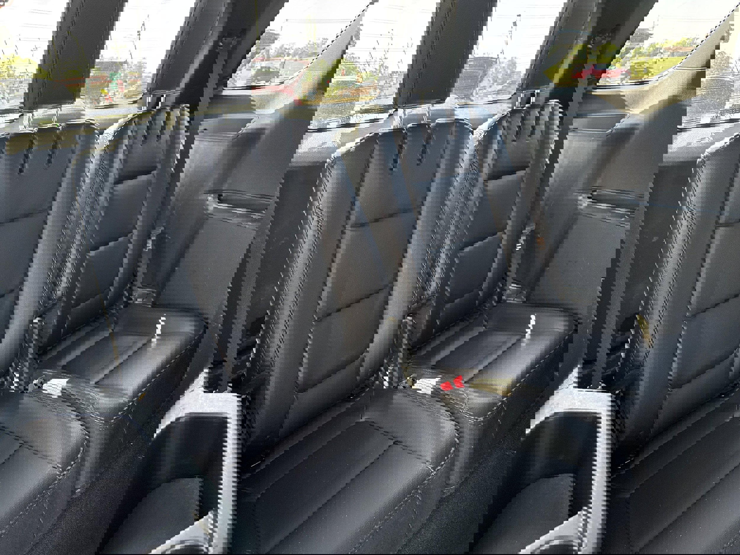 Used 2018 Ford Explorer XLT w/ Equipment Group 202A image 14