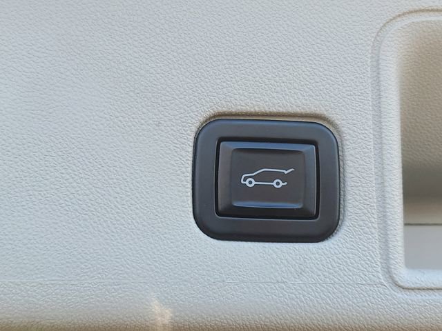 Certified 2022 GMC Terrain Denali image 9