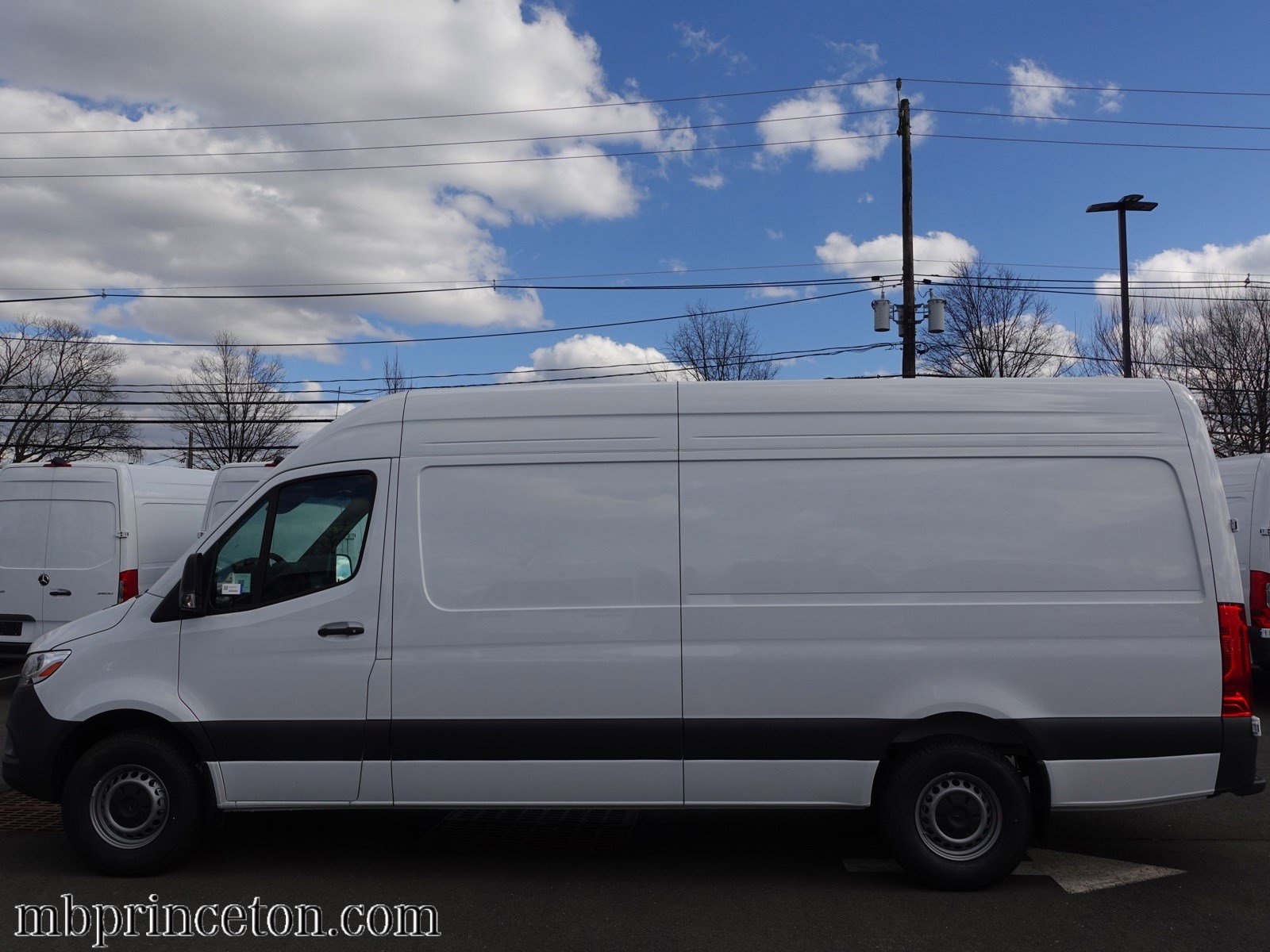 Used 2024 Mercedes-Benz Sprinter 2500 image 3