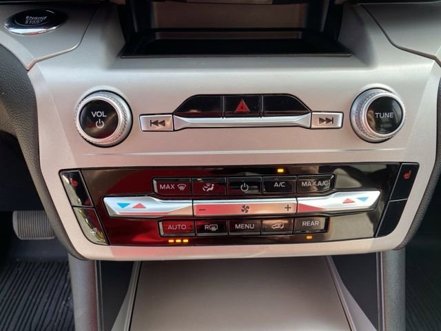 Used 2022 Ford Explorer XLT w/ Equipment Group 202A image 27