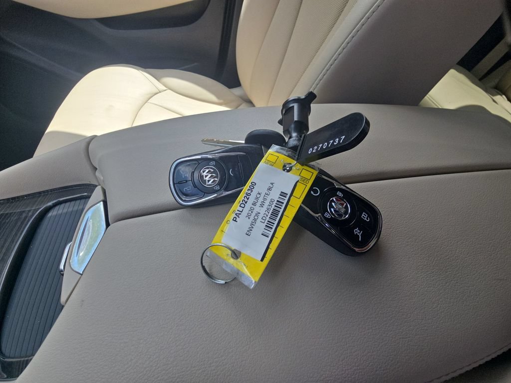 Used 2020 Buick Envision Essence FWD image 22