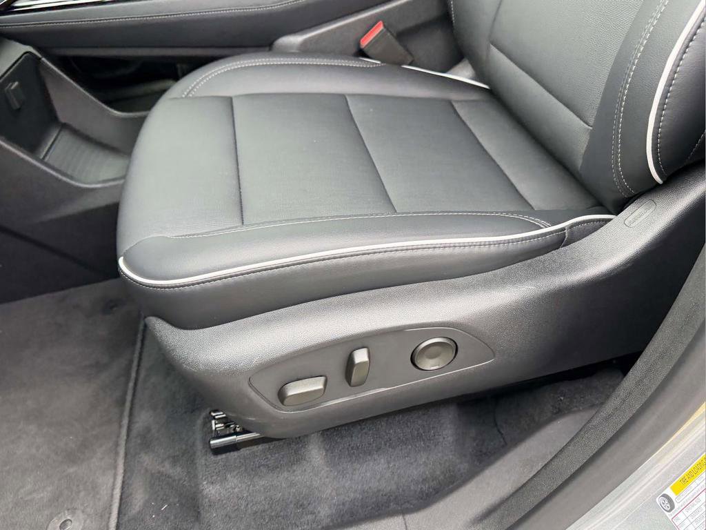 Used 2025 Buick Enclave Preferred FWD image 16
