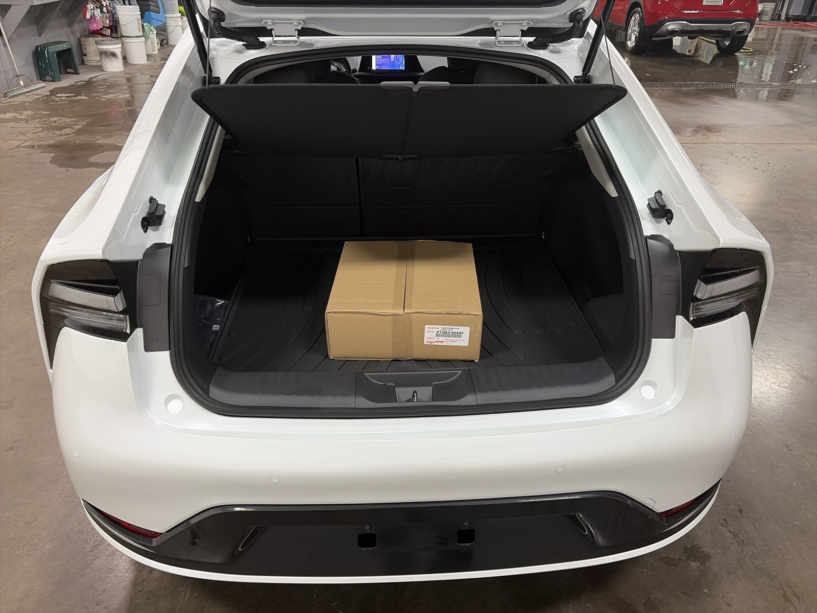 New 2026 Toyota Prius Plug-In Hybrid FWD image 28