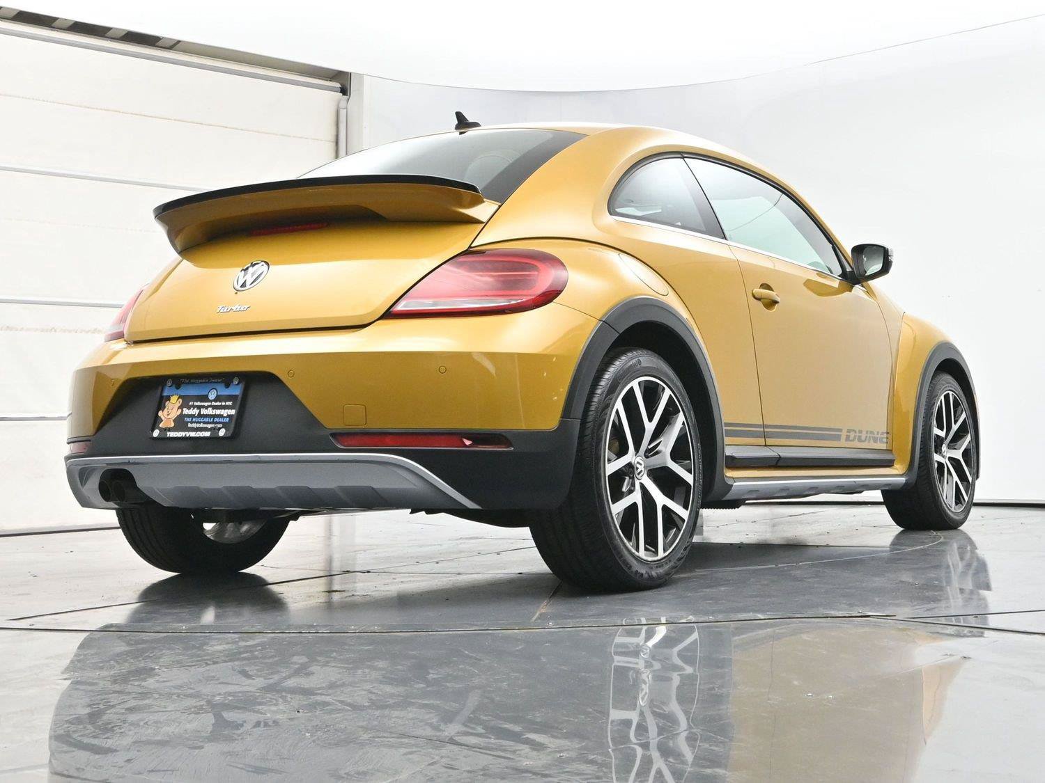 Used 2017 Volkswagen Beetle 1.8T Dune FWD image 35