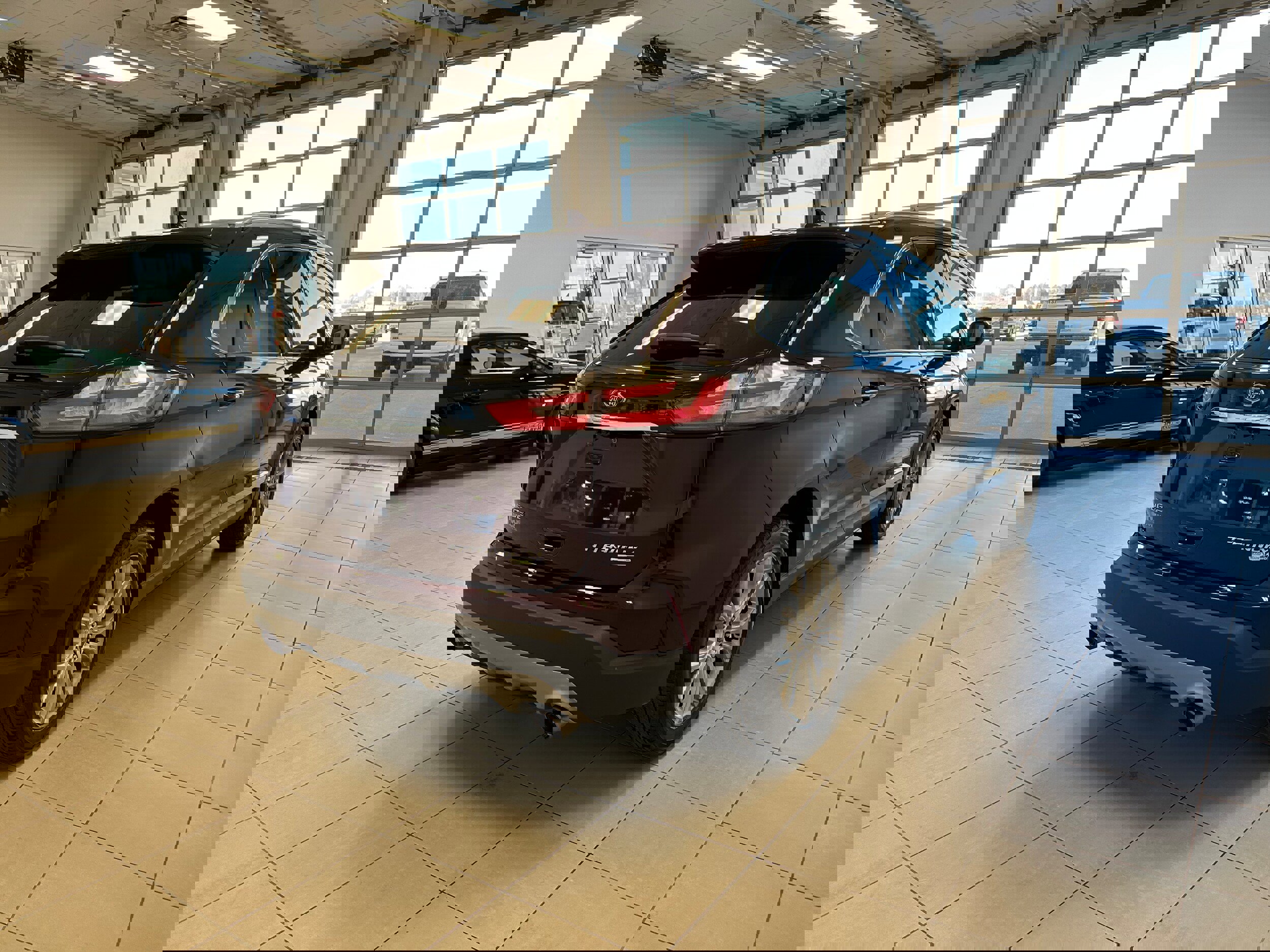 Used 2019 Ford Edge Titanium w/ Cold Weather Package image 5