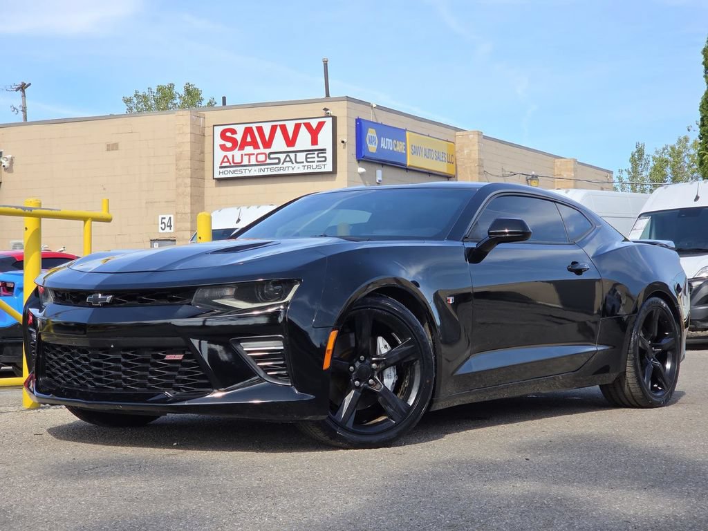 Used 2018 Chevrolet Camaro SS RWD image 2