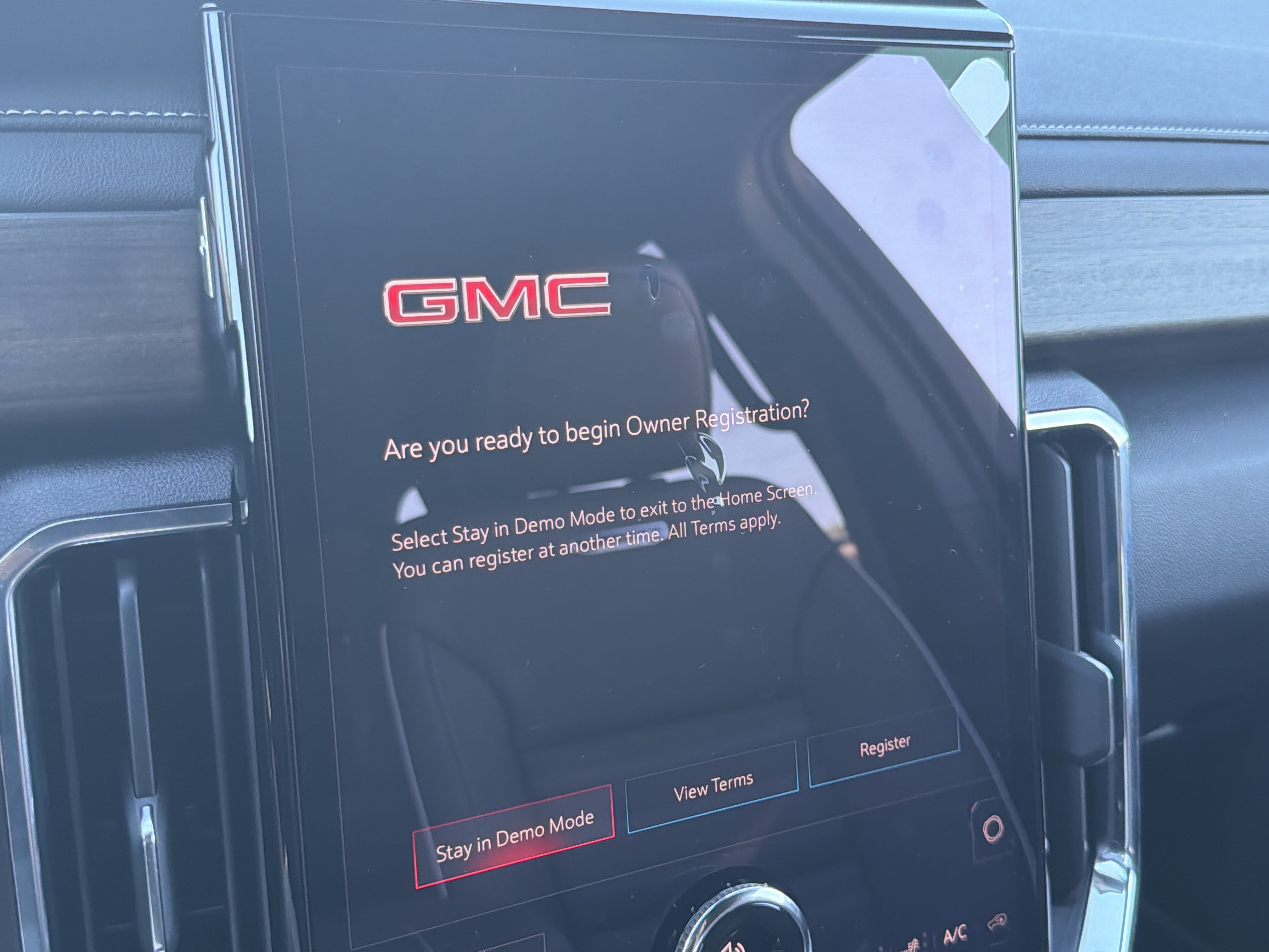 New 2027 GMC Acadia Denali Ultimate w/ LPO, Floor Liner Package AWD/4WD image 25