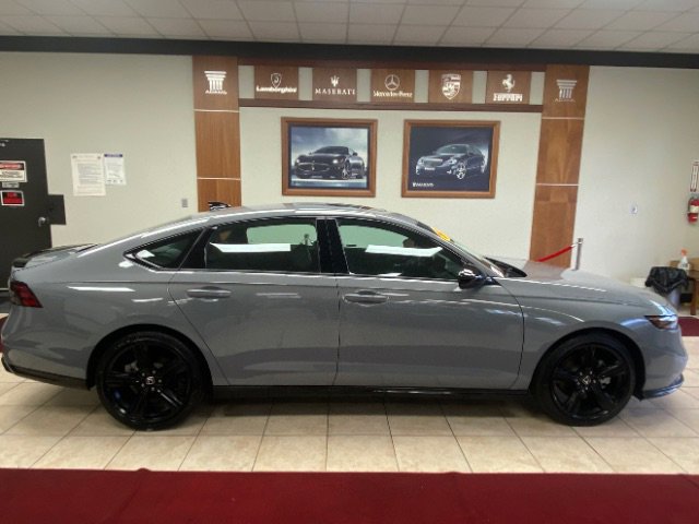 Used 2023 Honda Accord Sport image 4