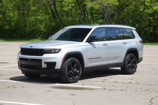 Used 2023 Jeep Grand Cherokee L Laredo AWD/4WD image 24