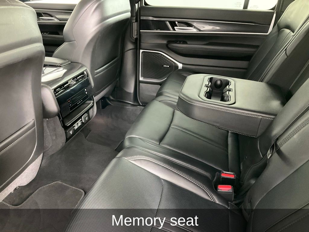 Used 2023 Jeep Wagoneer 4WD w/ Premium Group I image 16