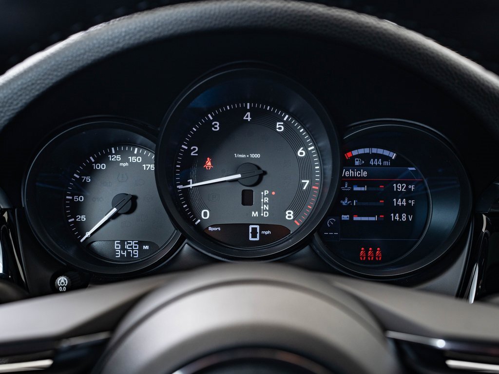 Certified 2024 Porsche Macan image 29