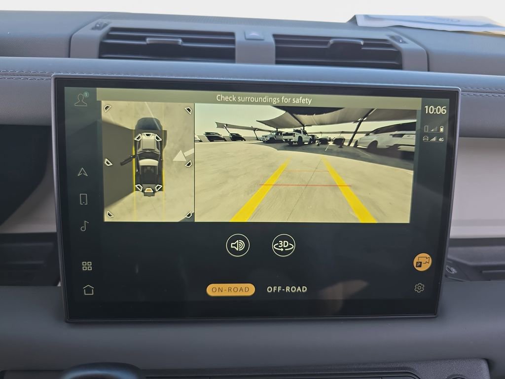 Used 2025 Land Rover Defender 90 X-Dynamic SE image 23