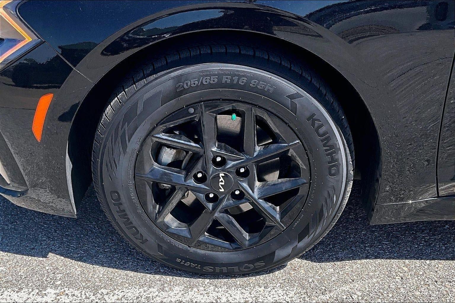 Used 2025 Kia K5 LXS FWD image 34
