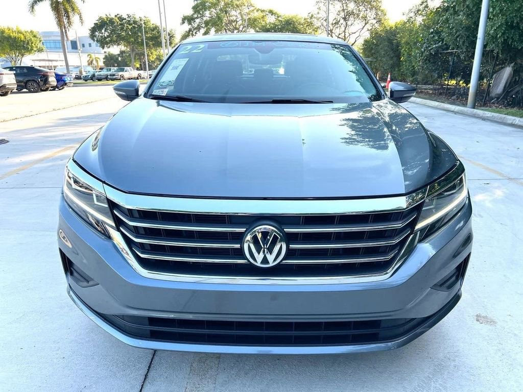 Used 2022 Volkswagen Passat 2.0T SE image 2