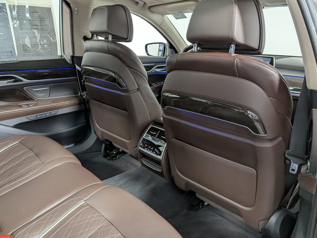 Used 2021 BMW 750i xDrive w/ Luxury Rear Seating Package AWD/4WD image 43
