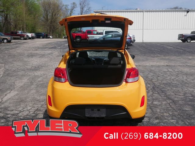 Used 2017 Hyundai Veloster Value Edition FWD image 17