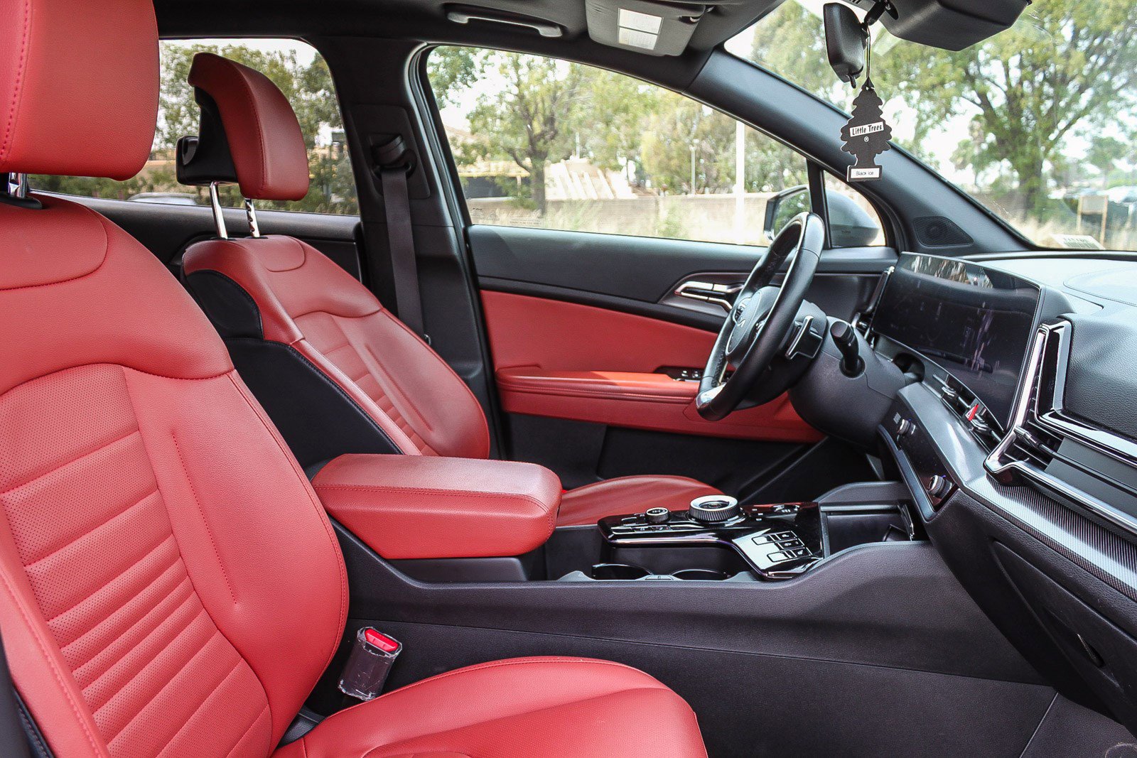 Used 2025 Kia Sportage SX Prestige image 19