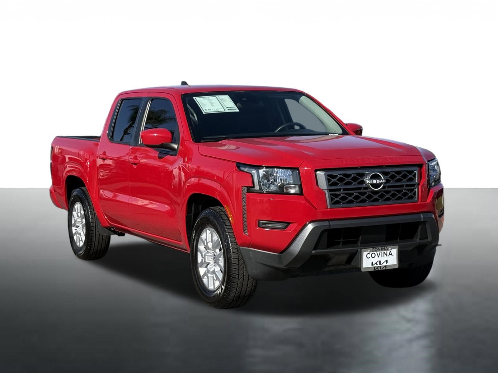 Used 2022 Nissan Frontier SV image 2