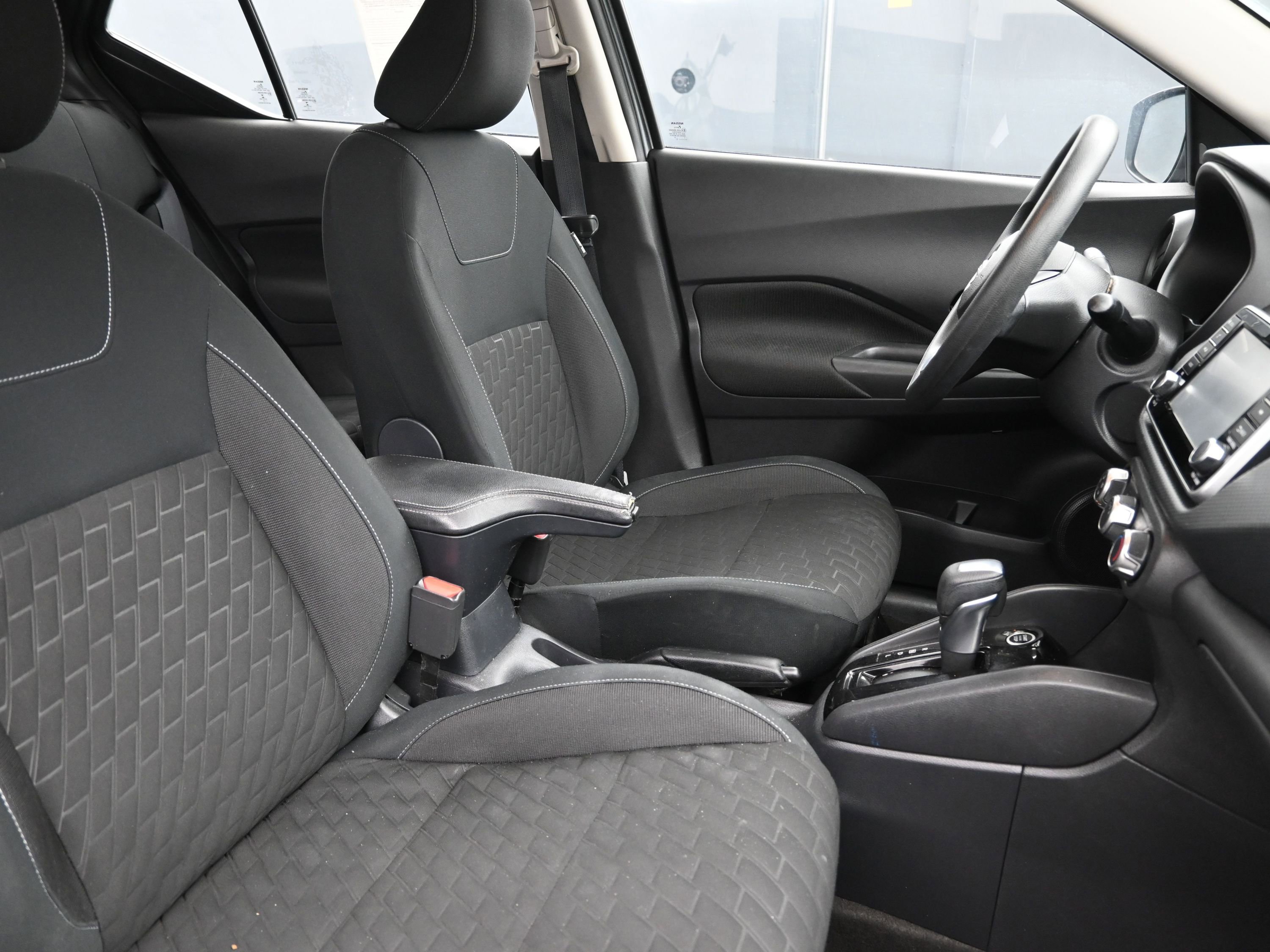 Used 2022 Nissan Kicks S w/ Interior Electronics Package FWD image 27