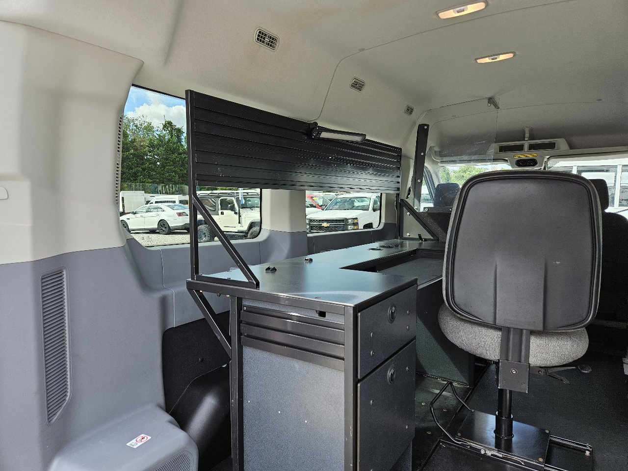 Used 2019 Ford Transit 150 XLT image 19