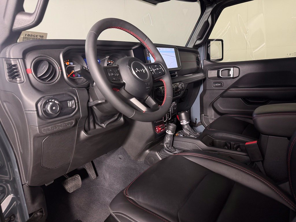 Used 2024 Jeep Wrangler Unlimited Rubicon AWD/4WD image 13