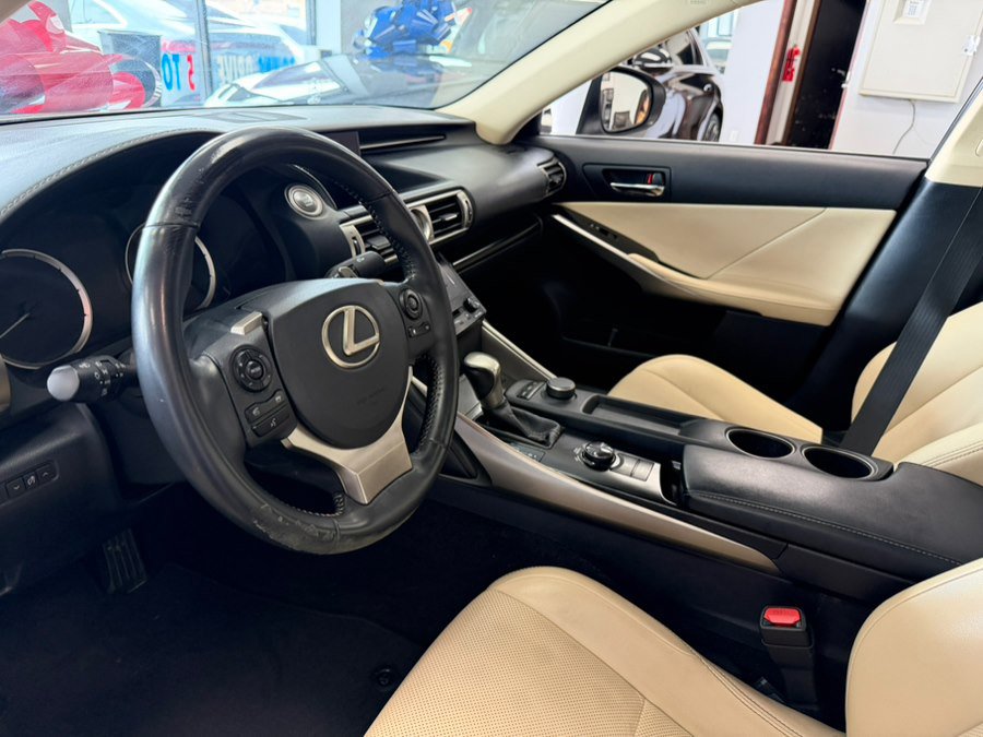Used 2014 Lexus IS 250 w/ Premium Package RWD image 15
