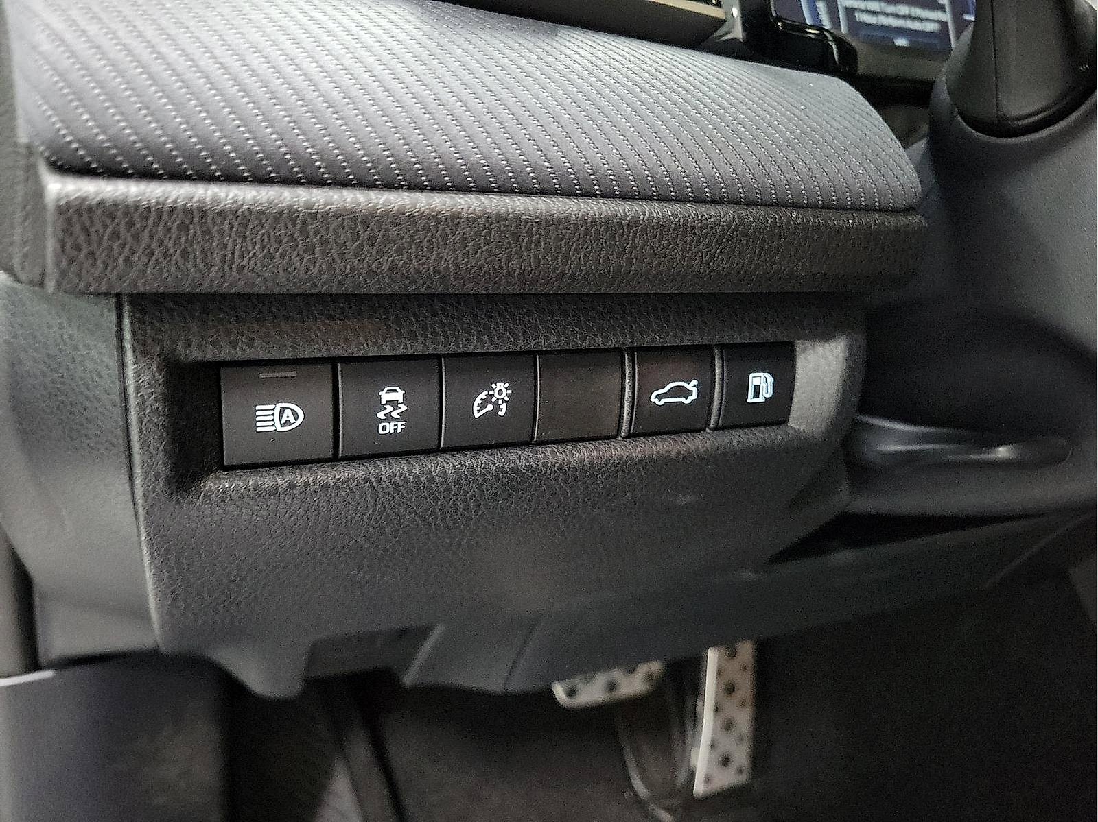 Certified 2025 Toyota Camry SE FWD image 12
