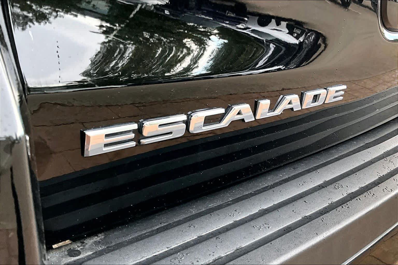Used 2017 Cadillac Escalade Luxury AWD/4WD image 28