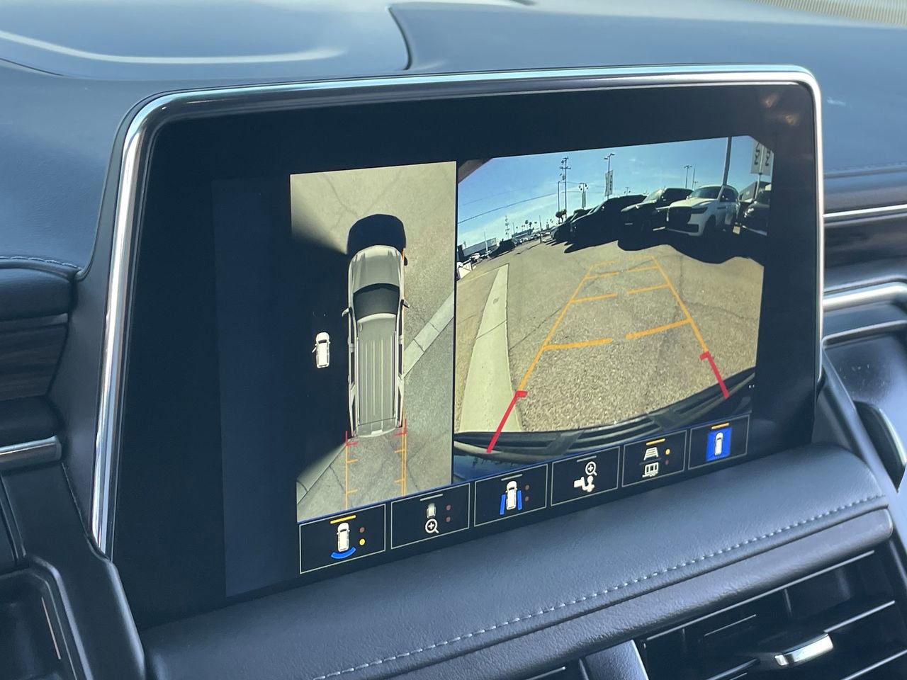 Used 2022 Chevrolet Tahoe Z71 w/ Z71 Off-Road Package image 27