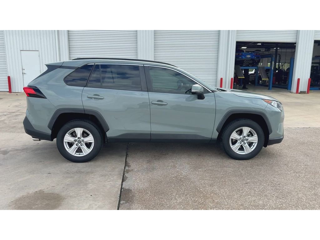 Used 2020 Toyota RAV4 XLE image 9
