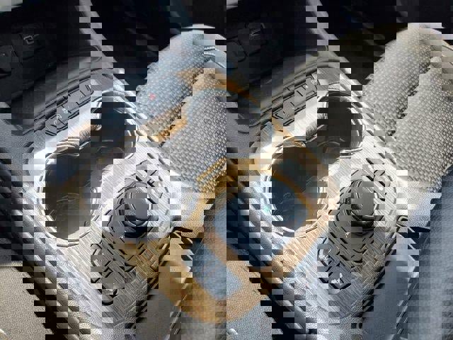 Used 2023 GMC Acadia SLE w/ Driver Convenience Package image 28