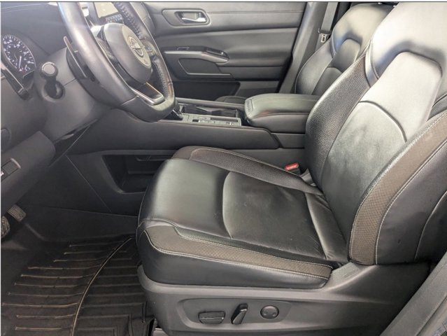 Used 2022 Nissan Pathfinder SL FWD image 3