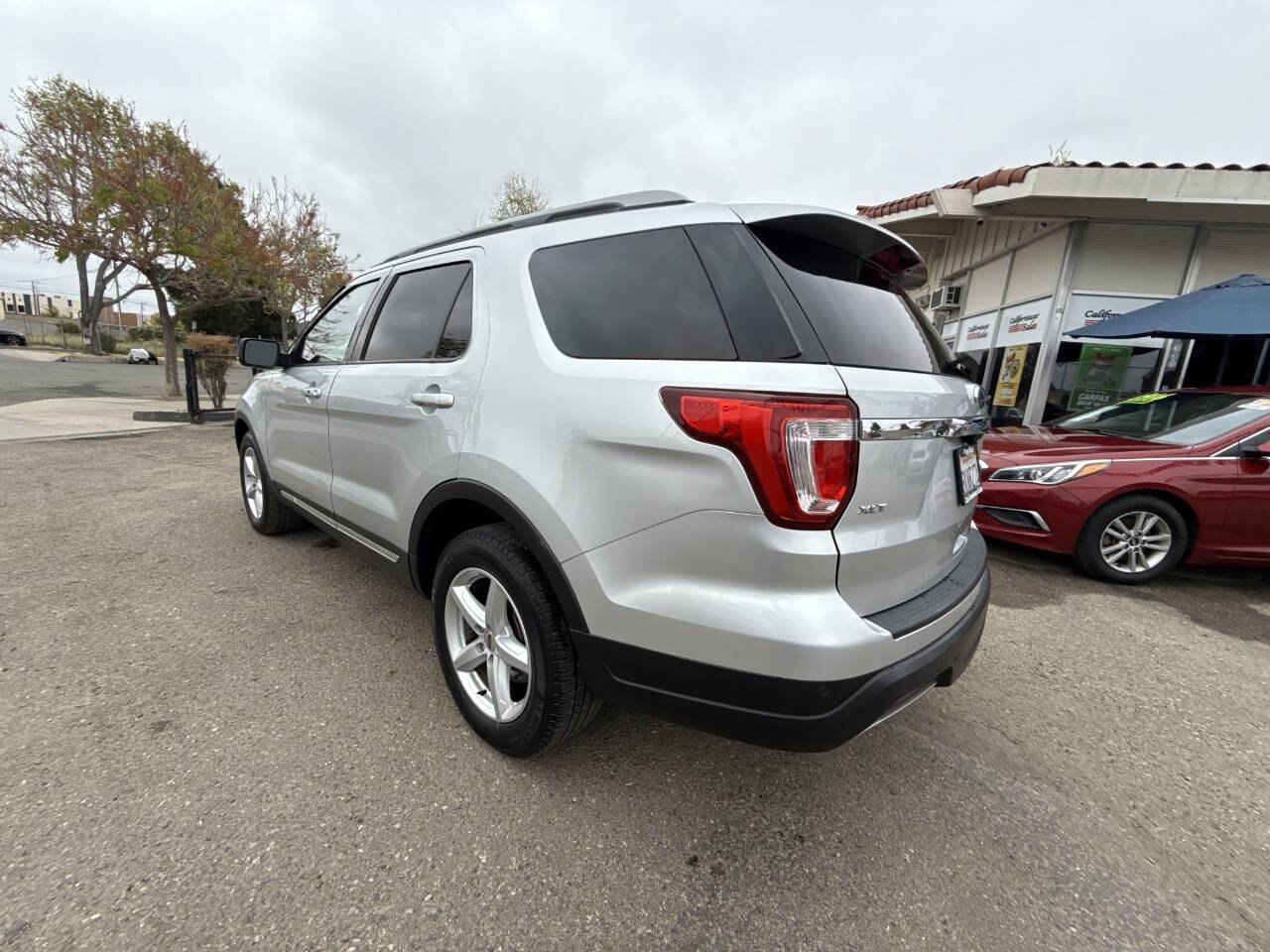 Used 2019 Ford Explorer XLT w/ Equipment Group 201A image 9
