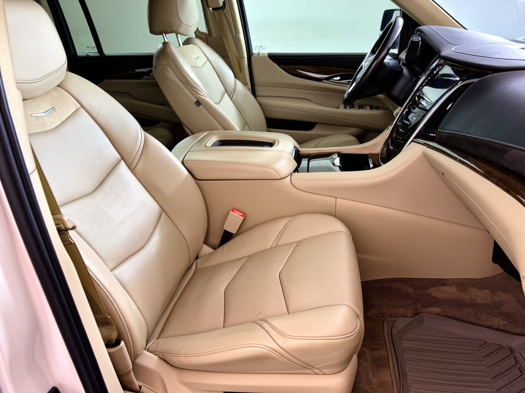 Used 2019 Cadillac Escalade ESV Premium Luxury AWD/4WD image 33