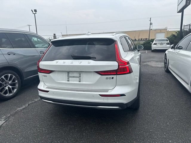 Used 2024 Volvo V60 B5 Cross Country Plus AWD/4WD image 8