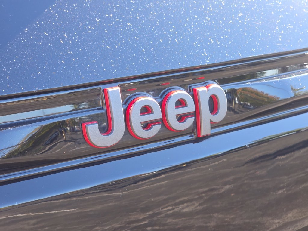 Used 2022 Jeep Grand Cherokee Trailhawk w/ ADV Protech Group II AWD/4WD image 24
